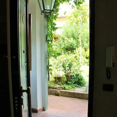 Garden Terrace Oltrarno 아파트 *
